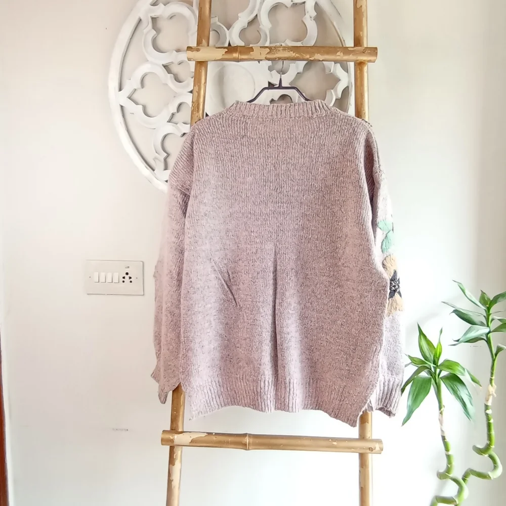 Embroidered Floral Oversized Sweater - Picture 4 of 17